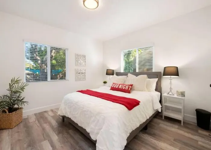 Central 2Br 1Ba & Arcade Crib In The Heart Of Sac