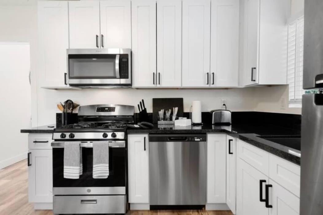 2br 1ba & Arcade Crib In The Heart Of Sac Holiday home *