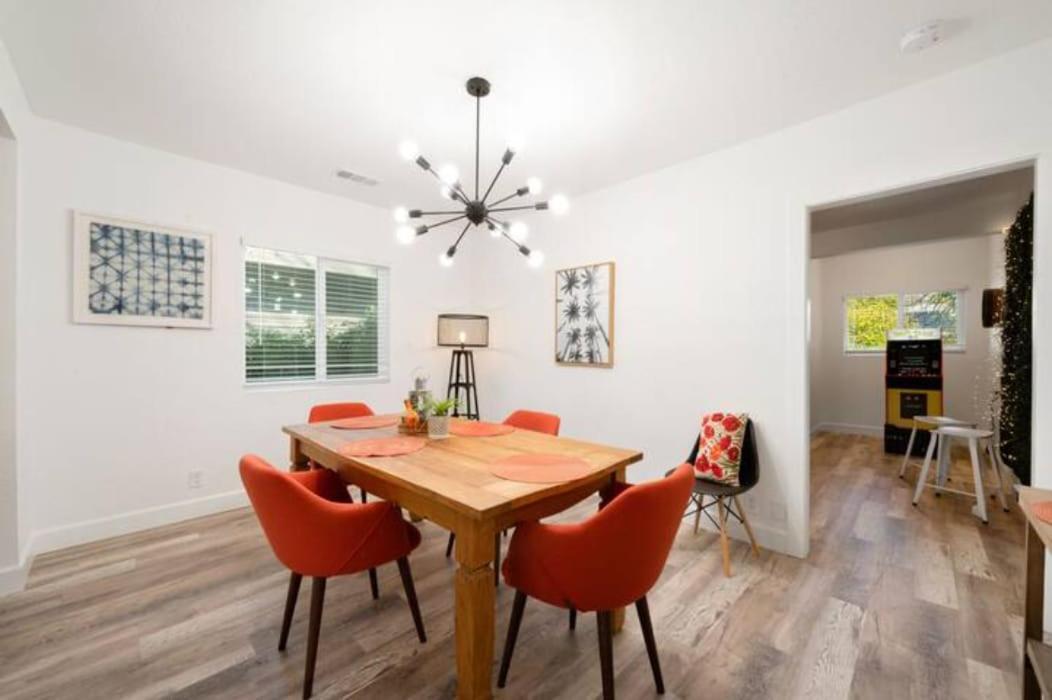 Holiday home 2br 1ba & Arcade Crib In The Heart Of Sac Sacramento