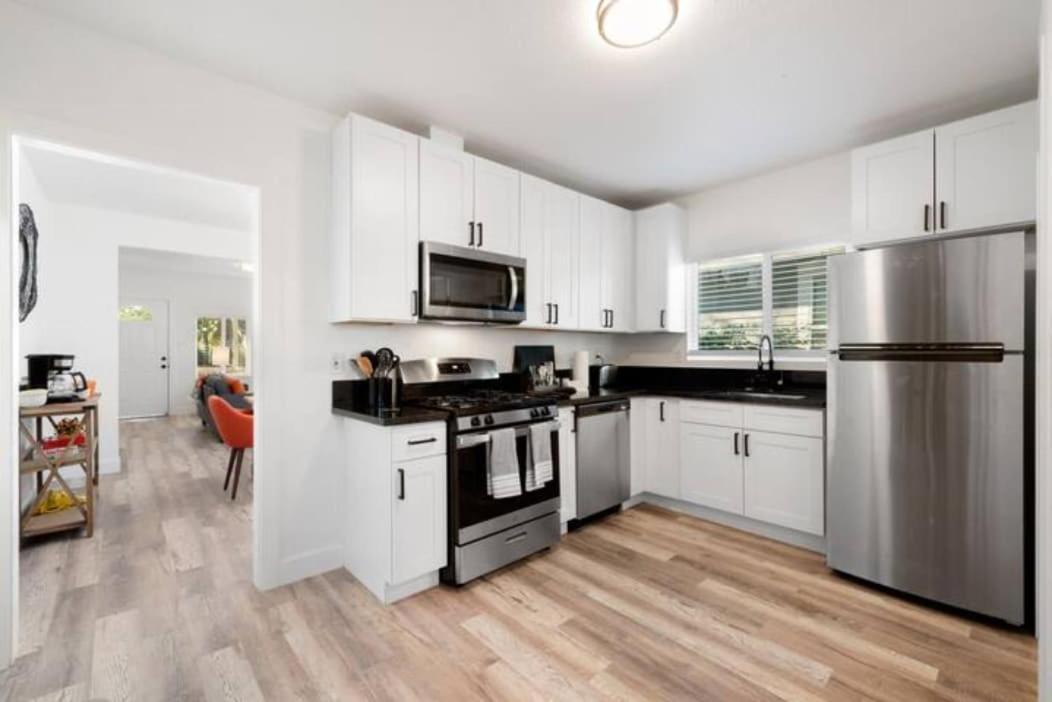 2br 1ba & Arcade Crib In The Heart Of Sac Holiday home